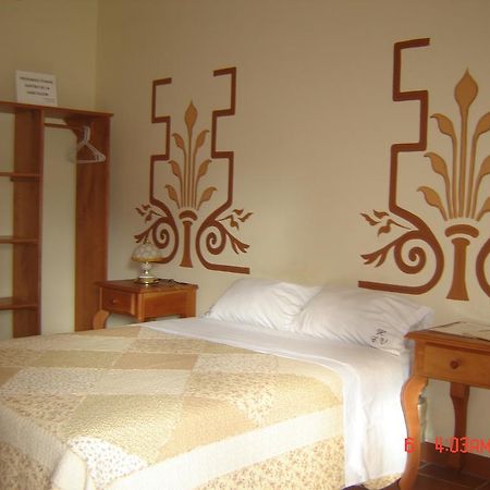 Hostal Casa Vieja Чикимула Экстерьер фото