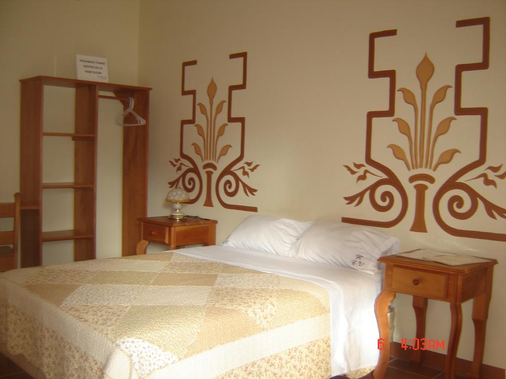 Hostal Casa Vieja Чикимула Экстерьер фото